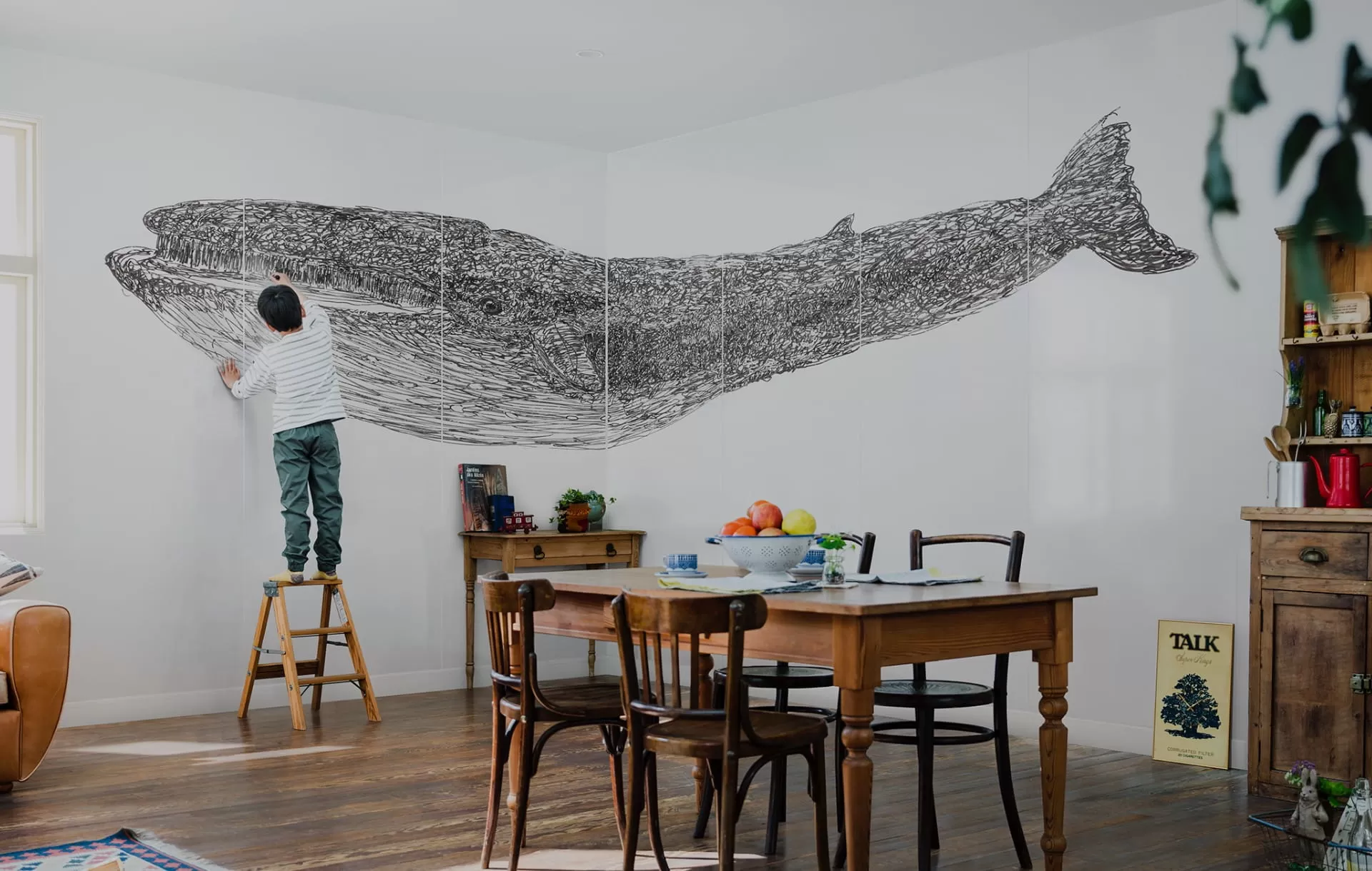 くじらの絵の壁
